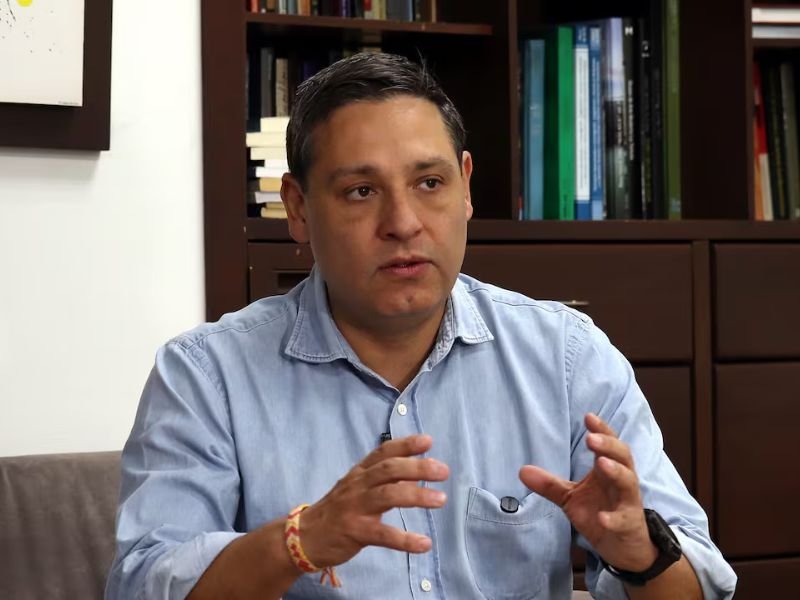 Mauricio Lizcano: Precandidato Presidencial 2026 y Líder de una Alianza Multilateral para el Cambio