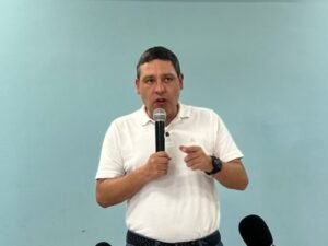 Mauricio Lizcano y el Río Magdalena: Propuesta logística para La Dorada